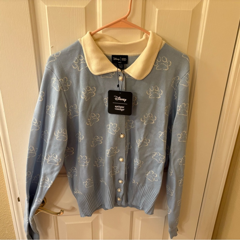 Brand New w/Tags Disney Cats & Dogs Unique Vintage Paw Print Cardigan - Picture 2 of 9